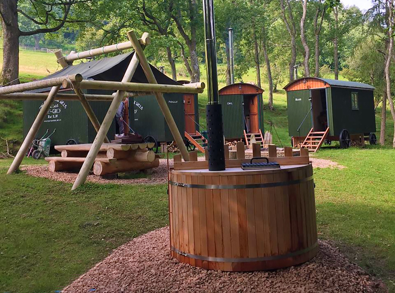 WOOD FIRED CEDAR HOT TUBS